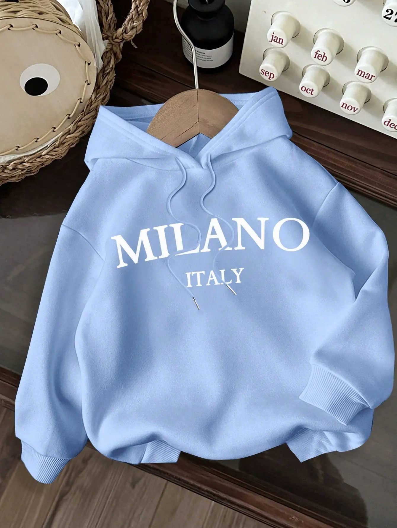 EZwear Casual Minimalist Milano Print Graphic White Hoodie Oversized Thermal Lined Warm Sweatshirt For Women, Suitable For Autumn/Winter