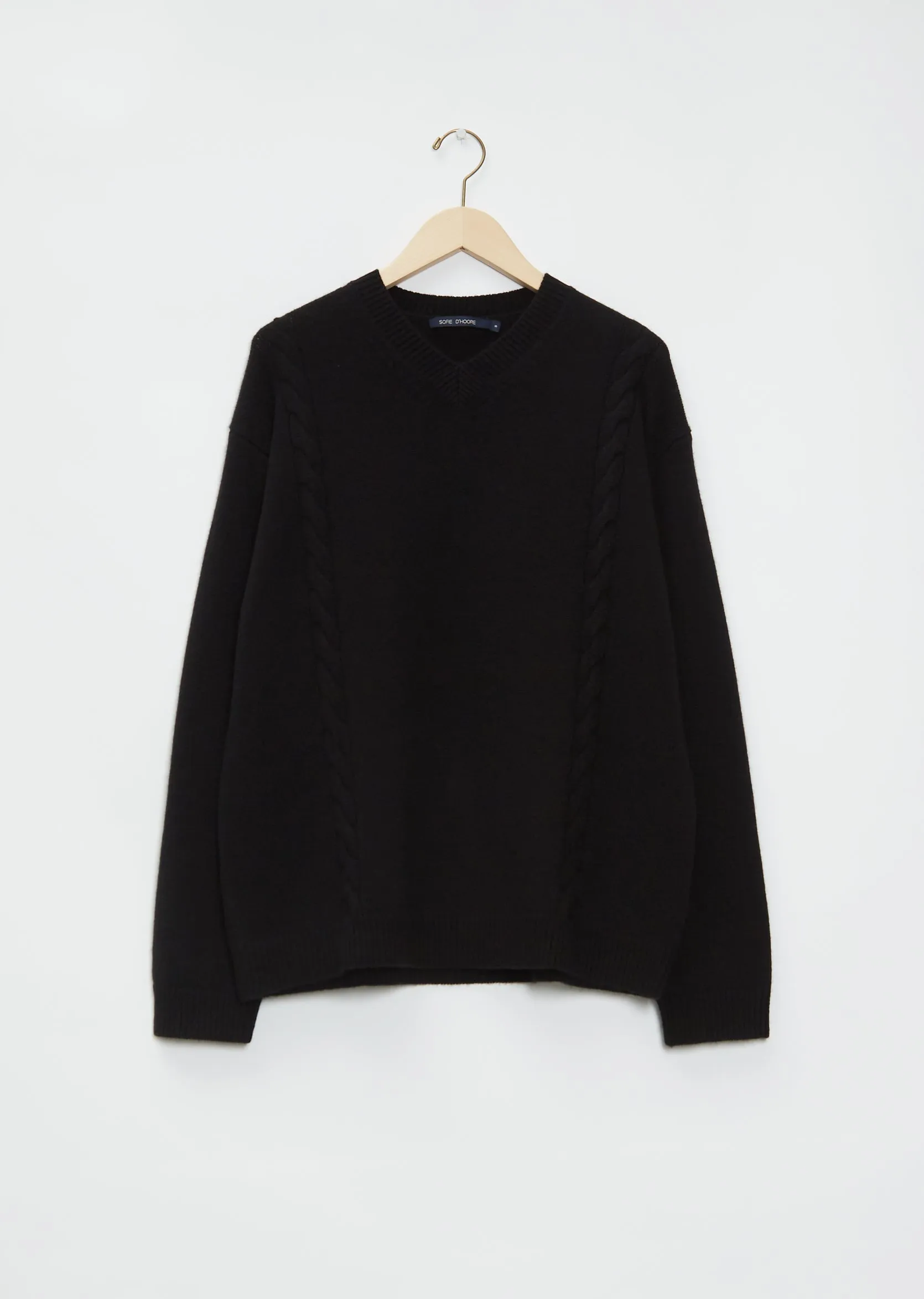 Milo V-Neck Cable Cashmere Sweater